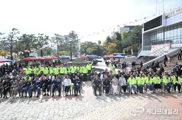 구리 교문1동, ‘제7회 가을애(愛) 이문안호수공원 축제’ 성황리 개최