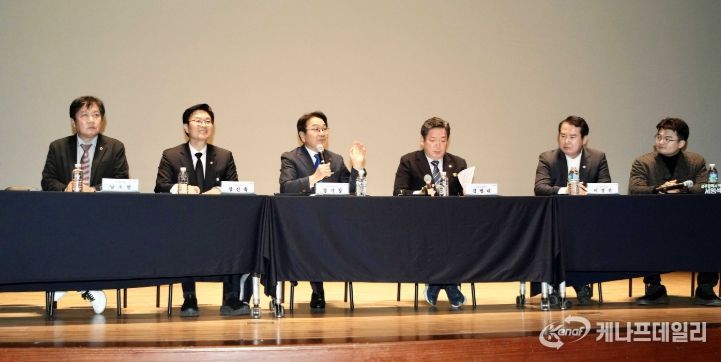 강기정 광주광역시장, 광주전남 통합 남구권역 시민공청회 참석